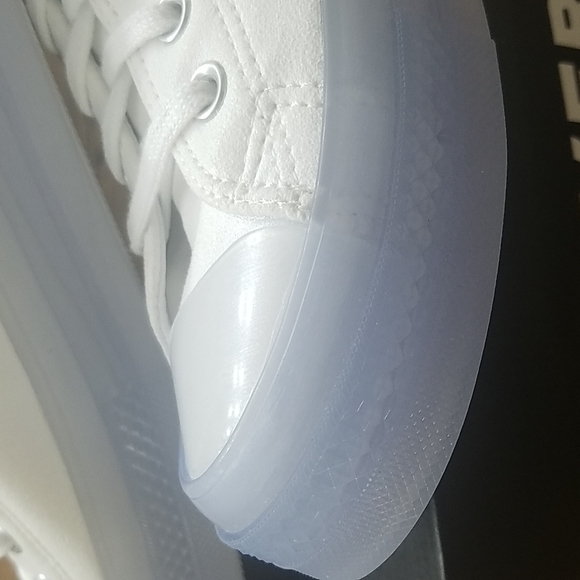 Converse BRAND New - Picture 4 of 15